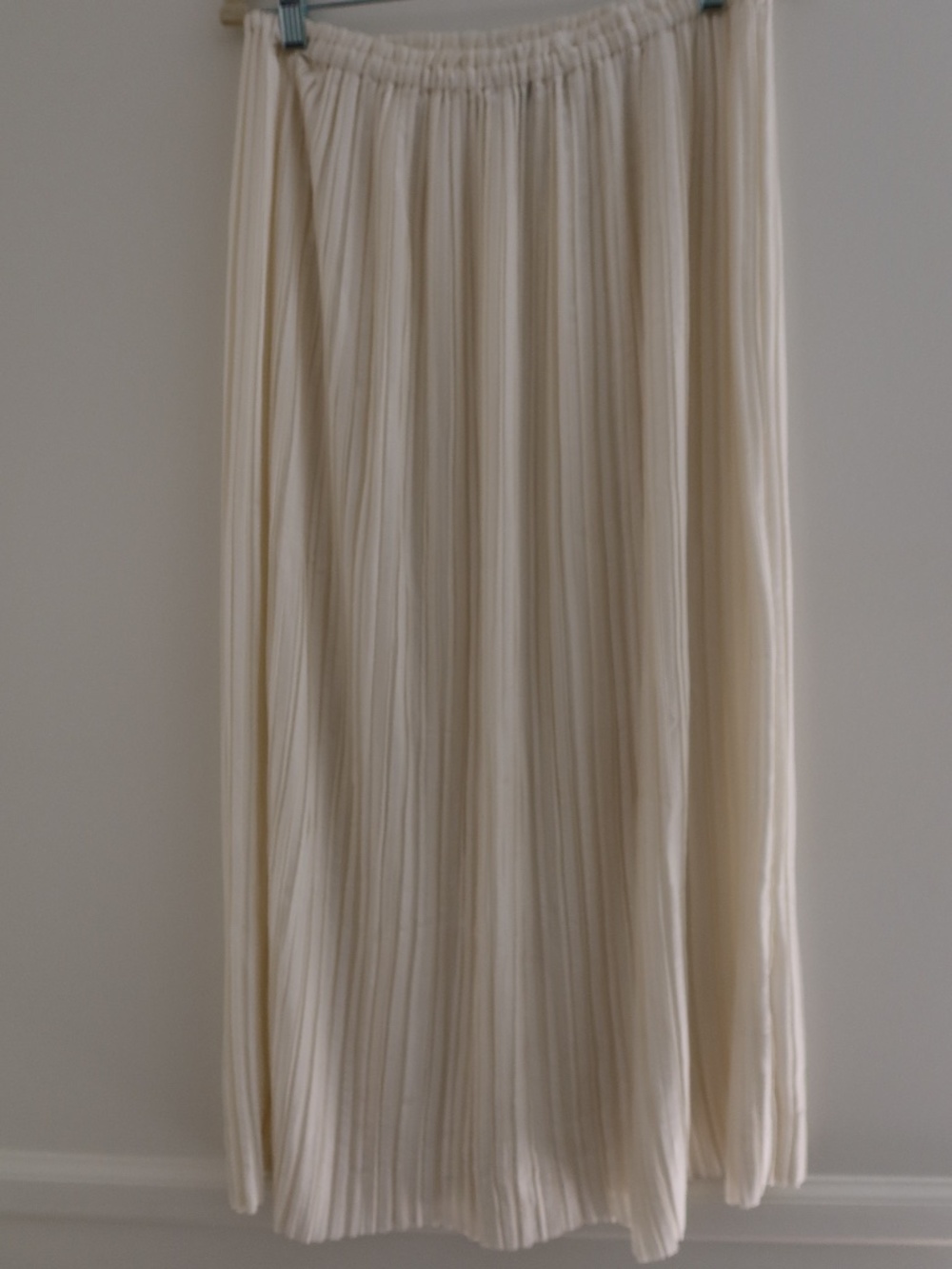 Banana Republic White/Ivory Maxi Pleated Skirt Petite Large